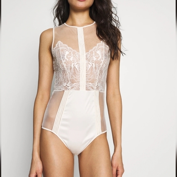 Calvin Klein Ivory Spring Rose Bodysuit - Picture 3 of 15